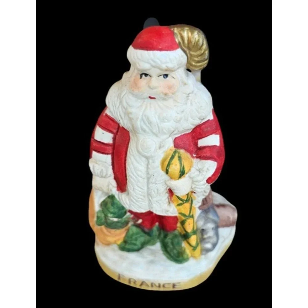 Santa's of the Nations France Pere Noel Porcelain Figurine NIB Item 8910 NOS
